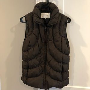 Nine West Puffy vest, size small.